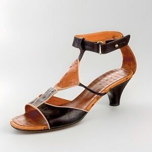 .nib Chie Mihara Embossed Leather Mid-Heel Sandals in Brown size 8
